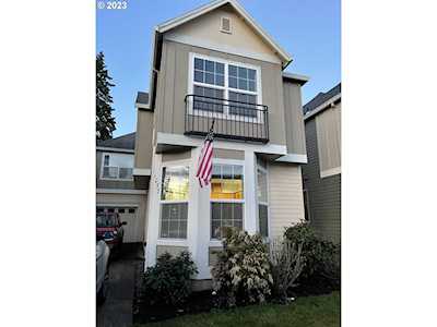 1037 SE Albertine ST Hillsboro, OR 97123