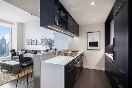 252 South St #60L New York, NY 10002