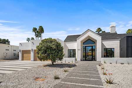 11210 N 45th Way Phoenix, AZ 85028