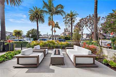 426 Marguerite Ave Corona Del Mar, CA 92625