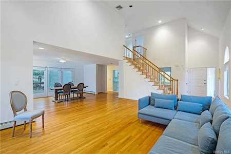 4 Berkley Court Briarcliff Manor, NY 10510