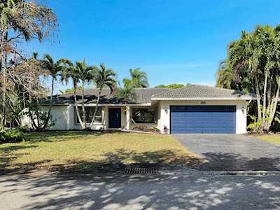 604 NW 99th Terrace Coral Springs, FL 33071