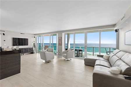 333 NE 21st Ave #1210 Deerfield Beach, FL 33441