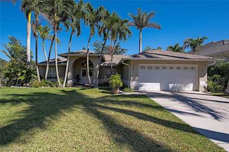 1335 Cypress Woods Dr Naples, FL 34103
