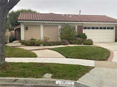 17552 Manchester Ave Irvine, CA 92614