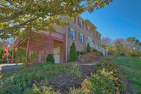 2218 Castlewood Dr Franklin, TN 37064