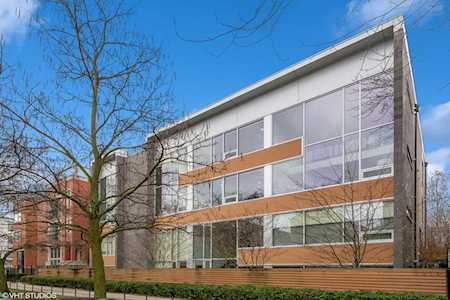 1919 W Crystal St #202 Chicago, IL 60622