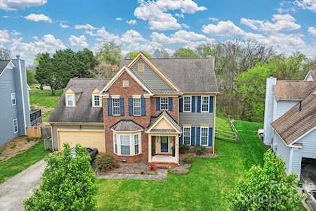 8813 Elkins Park Dr Matthews, NC 28105