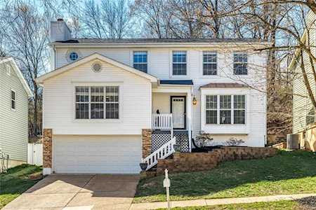 594 Woodlyn Crossing Ballwin, MO 63021