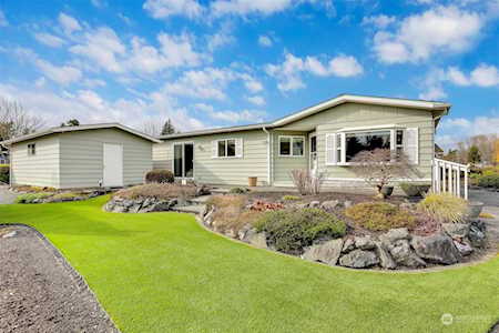 23921 Lake Dr W Bothell, WA 98021