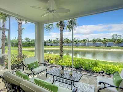 2555 Seychelles Dr #401 Naples, FL 34112