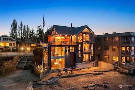 3001 Alki Ave SW Seattle, WA 98116