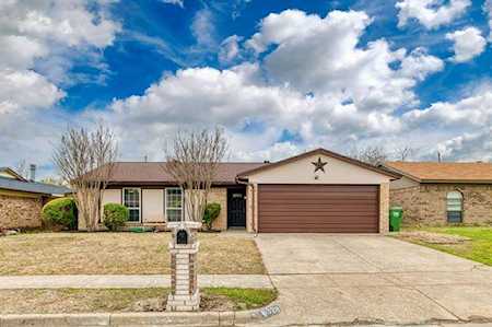 6328 Cascade Circle Watauga, TX 76148