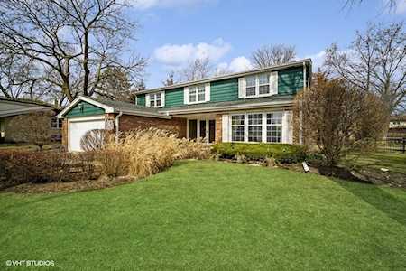 3724 Maple Leaf Dr Glenview, IL 60026