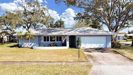11107 Carla Dr Largo, FL 33774