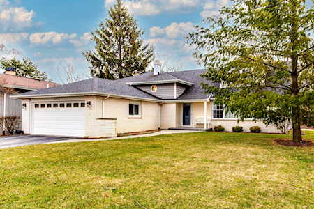 2231 Midhurst Rd Downers Grove, IL 60516