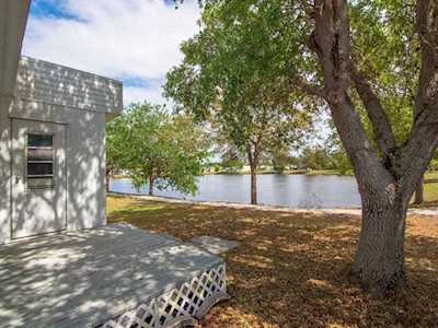 19 Santa Maria Court Port Saint Lucie, FL 34952