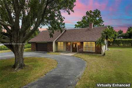 11050 SW 42nd Ct Davie, FL 33328
