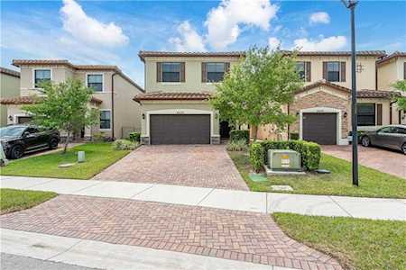 4838 NW 56th Ct Tamarac, FL 33319