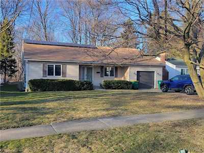 18 Henderson Place Hamburg, NY 14075