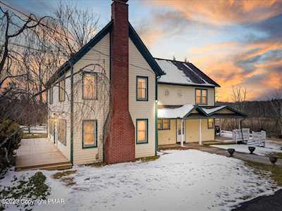 6241 Franklin Hill Rd East Stroudsburg, PA 18301
