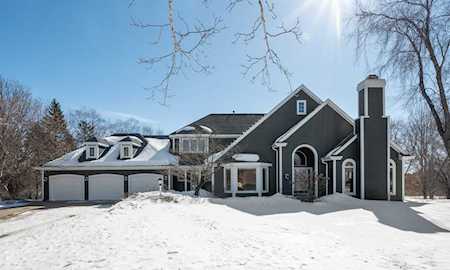 8 Apple Orchard Court Dellwood, MN 55110