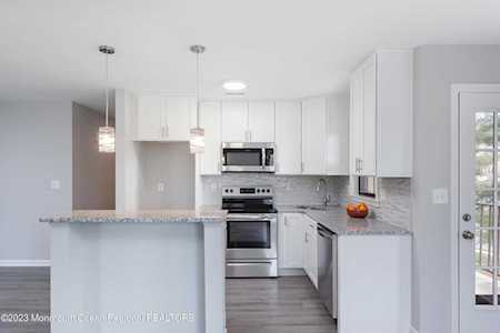 1017 Wellington Place Aberdeen, NJ 07747