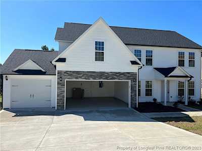 4005 Hunting Path Dr Hope Mills, NC 28348
