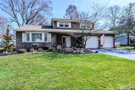 4 Hamilton Drive East Brunswick, NJ 08816