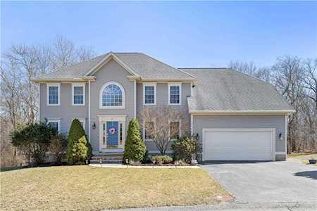 37 Millers Brook Dr Cumberland, RI 02864