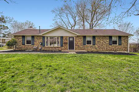 2210 Lynwood Dr Greenbrier, TN 37073