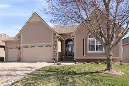 1433 Brompton Ln Raymore, MO 64083