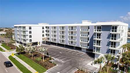 415 Island Way #402 Clearwater, FL 33767