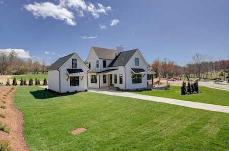 21 Mavrick Dr Mills River, NC 28759