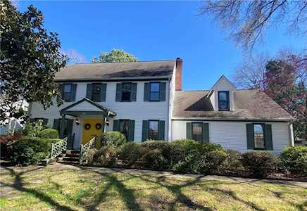 708 Southleaf Dr Virginia Beach, VA 23462