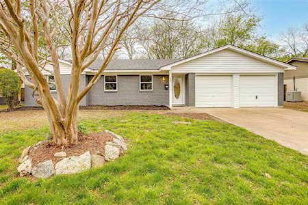 109 Jill Ann Drive Burleson, TX 76028