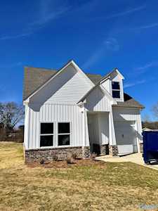 1213 Inglewood Circle Athens, AL 35611