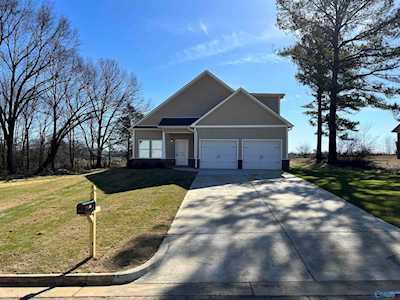 1218 Sommers Ridge Drive Athens, AL 35611