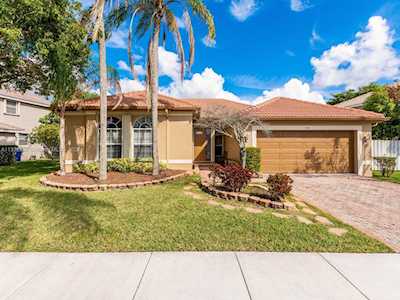 543 SW 179th Ave Pembroke Pines, FL 33029