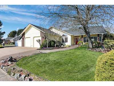 227 Chimney Rock LN Eugene, OR 97404