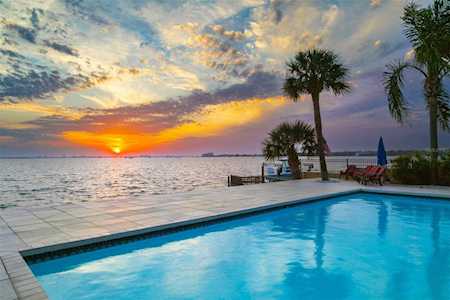 4237 45th St S St. Petersburg, FL 33711