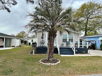 429 Sandlewood Dr. Surfside Beach, SC 29575