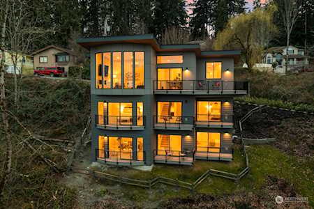 16900 SE 38th Place Bellevue, WA 98008