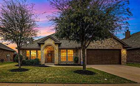 15804 Carlton Oaks Drive Fort Worth, TX 76177