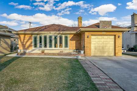 7133 N Tripp Ave Lincolnwood, IL 60712