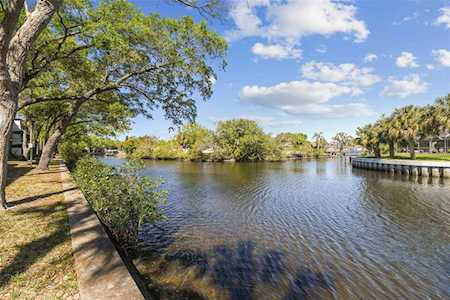 9101 Tudor Dr #F206 Tampa, FL 33615