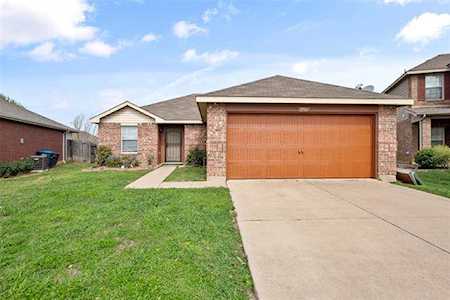 1625 Kings Glen Lane Fort Worth, TX 76140