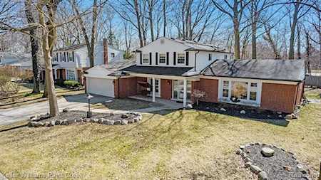 16278 Timberview Dr Clinton Twp, MI 48036