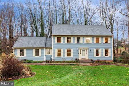 1810 Abbey Glen Ct Vienna, VA 22182