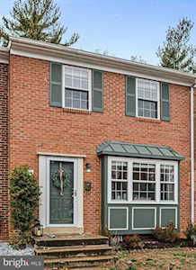 7854 Snead Ln Falls Church, VA 22043